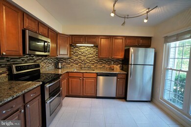 2873 Madeira Ct unit 123, Woodbridge, VA 22192 - photo 2
