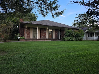 1203 Winchester Ave, Middlesboro, KY 40965 - photo 2