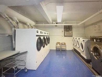 31-31 138th St unit 6C, Flushing, NY 11354 - photo 3