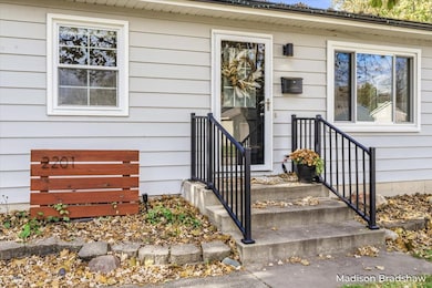 2201 Clarion Ave SW, Wyoming, MI 49519 - photo 3