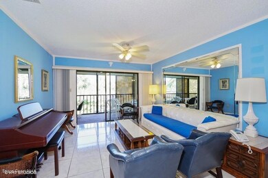 04_1675SFiskeBlvd_230H_3_FamilyRoom_Flex