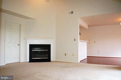 11812 Eton Manor Dr unit 302, Germantown, MD 20876 - photo 4