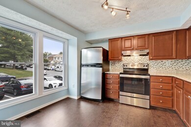 8334 Sperry Ct, Laurel, MD 20723 - photo 5