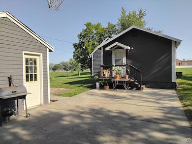 309 W Lake St, Mc Louth, KS 66054 - photo 7