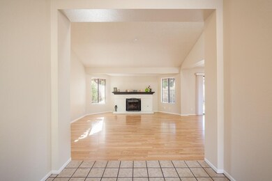 38220_5th_Pl_mls-3