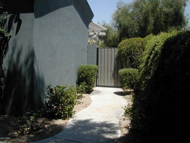 corrine courtyard1