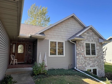 801 Derek Ln, Viroqua, WI 54665 - photo 3