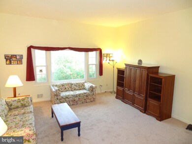 5925 Kingsford Rd unit 370, Springfield, VA 22152 - photo 3