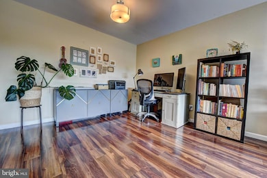 Treebrooke unit 408, Oakton, VA 22124 - photo 4