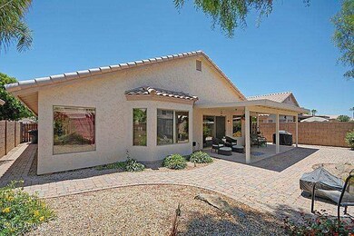 1704 Redfield, backofhome_700
