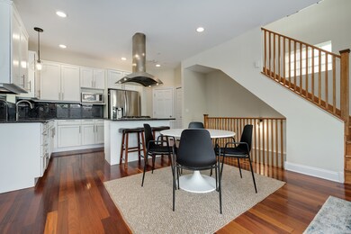 901 N Honore St unit 2, Chicago, IL 60622 - photo 2