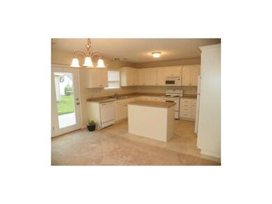 Kitchen with Center Island and pantry