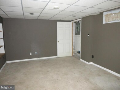 512 Burlington Ct, Edgewood, MD 21040 - photo 4