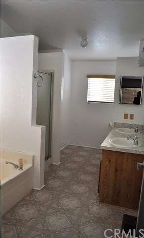 14153 Riviera Ct, Victorville, CA 92395 - photo 7