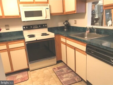 2308B Toddsbury Ct unit 2308B, Mount Laurel, NJ 08054 - photo 4