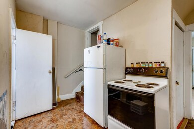 1877 Bruck St Columbus OH-large-006-008-