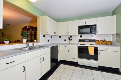 3 Bristol Woods Dr unit 3D, Bristol, RI 02809 - photo 7