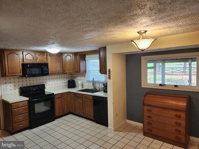 7040 Macbeth Way, Sykesville, MD 21784 - photo 6