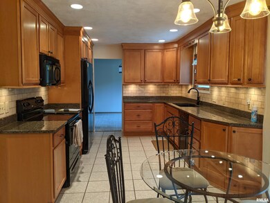 3235 Lorton Ave, Davenport, IA 52807 - photo 5