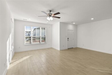 2215 Seven Oaks Blvd unit Bldg 7, Tomball, TX 77375 - photo 6