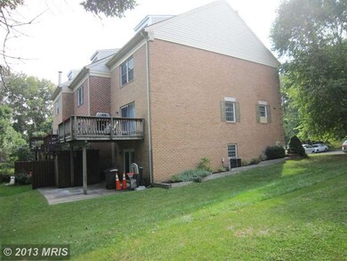 27 Valley Crossing Cir, Cockeysville, MD 21030 - photo 2