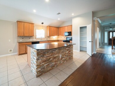 31335 Ribbonwood Park Ln, Spring, TX 77386 - photo 4