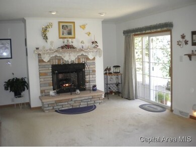 1391 Headen Rd, Jacksonville, IL 62650 - photo 5