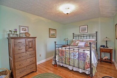 12 Essex St, Nashua, NH 03064 - photo 6