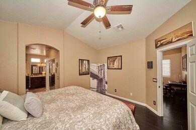 Master Bedroom2