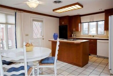 103 Albemarle Rd, Newtonville, MA 02460 - photo 4