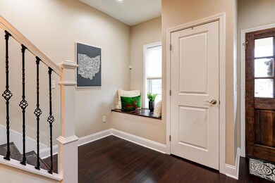 1516 Bryden Rd, Columbus, OH 43205 - photo 3