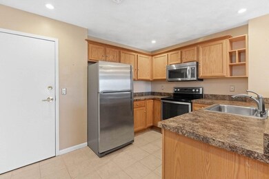 107 Foster St unit 307, Peabody, MA 01960 - photo 2