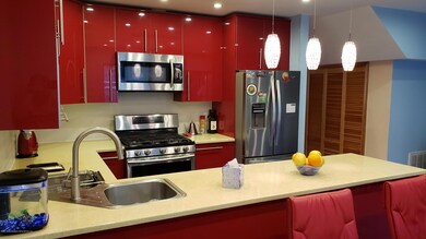 11 Gateway Dr unit 167, Staten Island, NY 10304 - photo 5