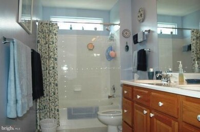 17405 Four Seasons Dr, Dumfries, VA 22025 - photo 5