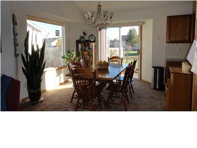 Nice size dining space with bay windows