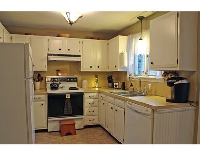 8 Plantation Cir, Greenfield, MA 01301 - photo 5