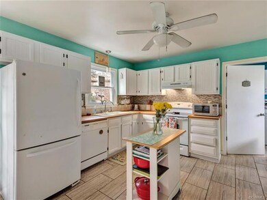 Bright & Beautiful Kitchen