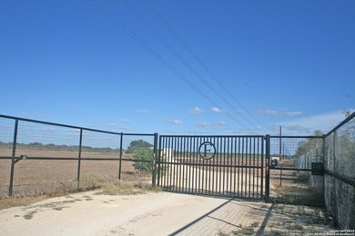 1017 County Road 456, Hondo, TX 78861 - photo 2