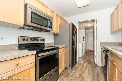 3491 Tremonte Cir S, Rochester, MI 48306 - photo 6