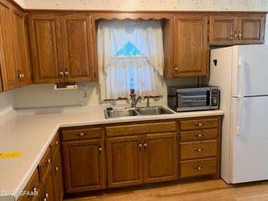 1611 S 16th St, Grand Forks, ND 58201 - photo 3