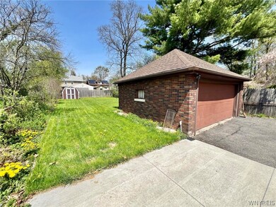 916 College Ave, Niagara Falls, NY 14305 - photo 4