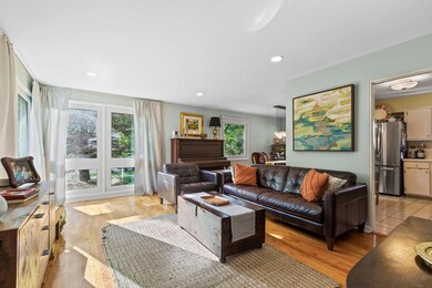 334 E Huntington Ln, Elmhurst, IL 60126 - photo 3