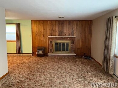 203 W Mulberry St, Waynesfield, OH 45896 - photo 2