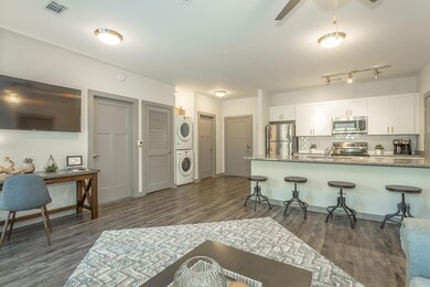 804 Riverfront Parkway #405 HD-5