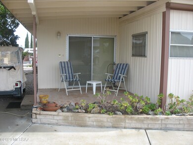 5325 Box R Front Porch