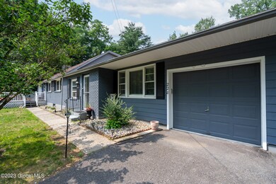 228 Lapp Rd, Clifton Park, NY 12065 - photo 4