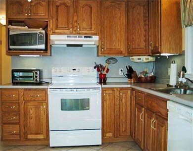 9 Arch St, Westborough, MA 01581 - photo 6