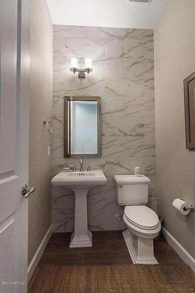 bathroom1_700.jpg