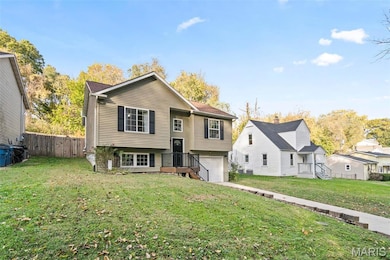 Close to shops & restaurants