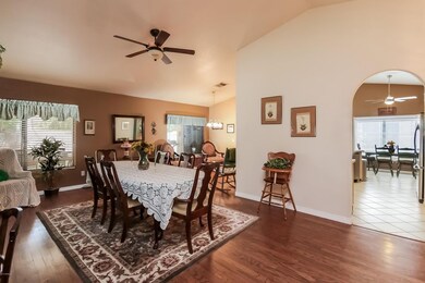 007-Living_Room-2919966-large